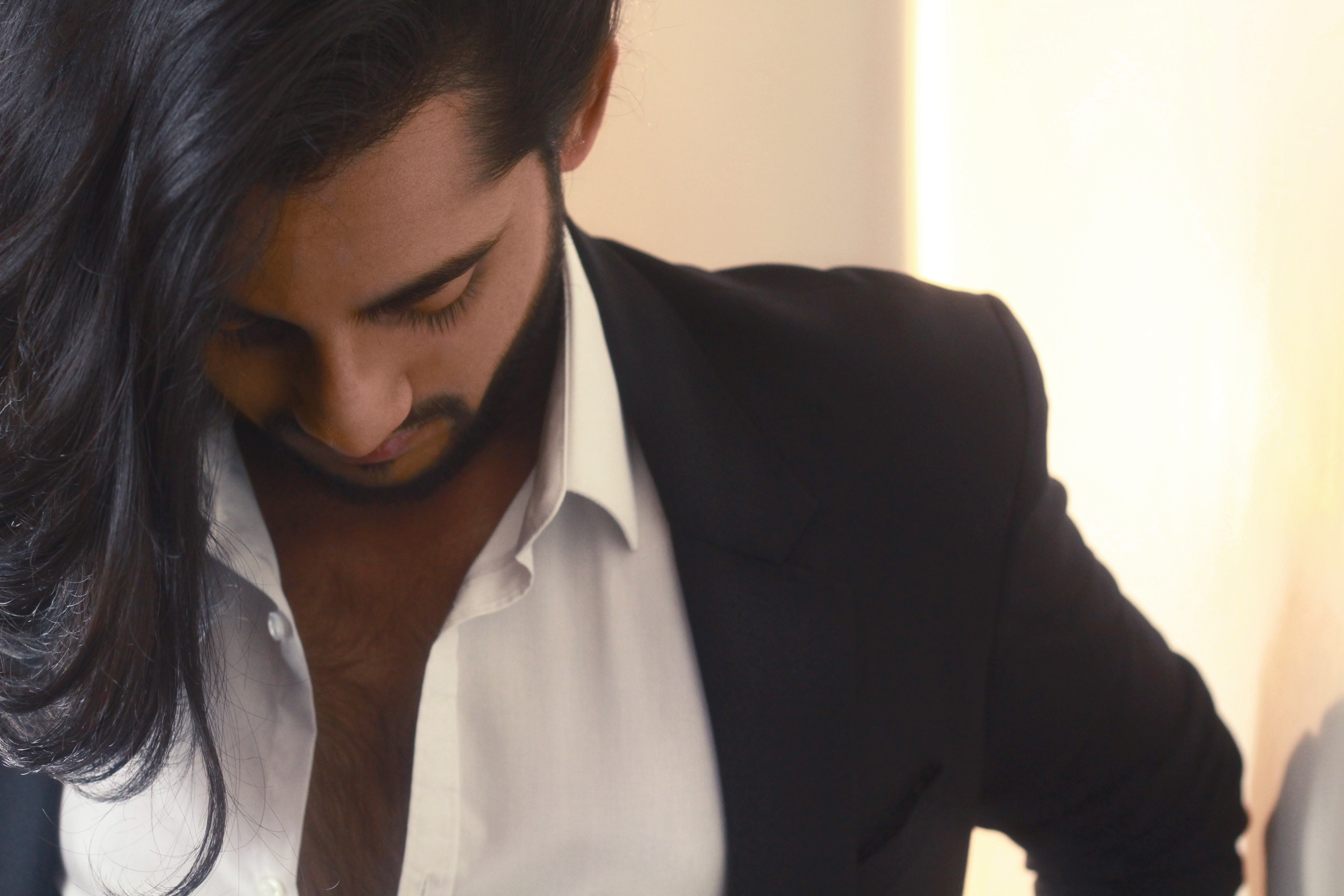 Warm Light. Lean.